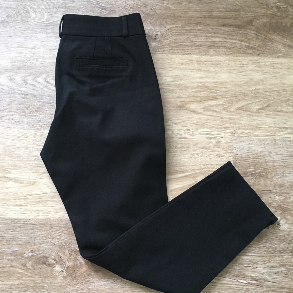 Banana Republic black capri pants